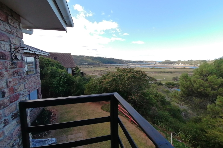 6 Bedroom Property for Sale in Bergsig Western Cape
